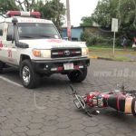 Managua: Motociclista es impactado por camioneta tras irrespeto a señal de Alto
