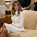 Daily Mail indemniza a Melania Trump por afirmar que fue chica de pago