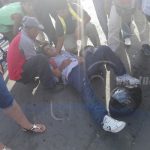 Managua: Motociclista se estrella contra camioneta que le invadió carril