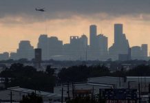 Se eleva a 30 la cifra de muertos por las inundaciones del huracán Harvey en Texas