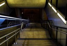 Reino Unido: Una adolescente es violada en una estación y al pedir ayuda vuelven a violarla