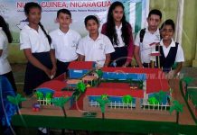 Nueva Guinea: Estudiantes exponen proyectos de diferentes temas