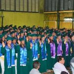 Comunidad universitaria gradúa a 121 nuevos profesionales y 12 másteres en Nueva Guinea