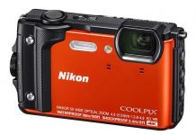 Nikon presenta otra compacta más resistente a golpes y al agua