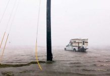 Harvey: Hallan niña aferrada al cuerpo de su madre ahogada