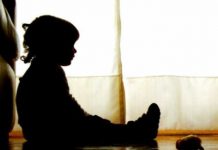 Violan y arrojan por un barranco a una niña boliviana de 4 años