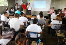 Estudiantes de derecho en Nueva Guinea realizan simulacro de juicios