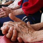 OMS denuncia el aumento de abusos a personas mayores