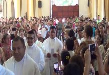 Feligreses reciben a nuevos presbíteros en Boaco