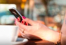 Crean material para evitar quiebre de pantallas en smartphones