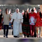 El Papa Francisco anima a jóvenes inmigrantes a seguir soñando
