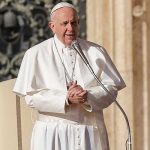 El papa dice que quienes fomentan el miedo hacia inmigrantes crean violencia