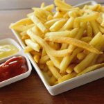Revelan el mayor peligro de comer papas fritas