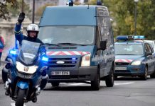 Explota una moto ante oficina militar de Jordania en París