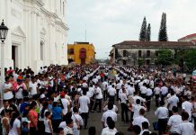 Autoridades del Ministerio de Educación dan inicio a las fiestas patrias en León