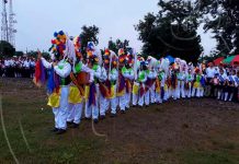 Estudiantes de Nueva Guinea participan en fiestas patrias