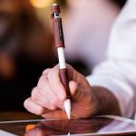 El iPhone del futuro tendría un ‘portalápiz’ para el Apple Pencil