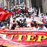 Maestros continúan en huelga en ocho regiones de Perú