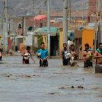 Se eleva a 90 número de muertos en Perú por «El Niño costero»