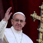 El papa llama a movilizarse ante pobreza en primer mensaje de Jornada Mundial
