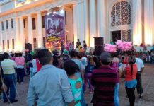 Familias llegan a disfrutar en la Plaza de la Revolución