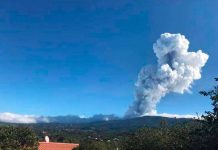 Costa Rica: Volcán Poás emana enormes columnas de gases