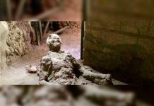 Murió autocomplaciéndose. Se viraliza imagen de hombre petrificado