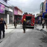 Poste de energía toma fuego en el Mercado Oriental