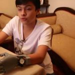 Niño boliviano se fabricó una mano robótica