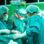 Un quemado casi integral sobrevive gracias al trasplante de la piel de su gemelo