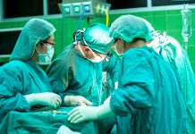 Un quemado casi integral sobrevive gracias al trasplante de la piel de su gemelo