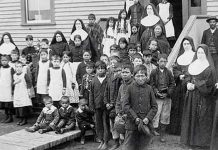 canada, internado, restos humanos, niños,