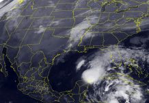 Tormenta tropical Rina se mueve al norte en aguas abiertas del Atlántico