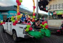 Caravana navideña recorre las calles de Río Blanco