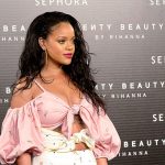 Rihanna, muy criticada por no incluir a ningún «trans» en su linea de cosméticos