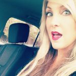 Mujer seduce a adolescente enviándole selfies