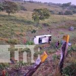 nicaragua, accidente, caribe sur, semovientes, carretera,