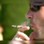 Médico y senador busca restringir el fumar en Kentucky