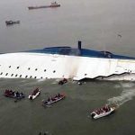 Llevan a puerto el ferri surcoreano cuyo naufragio causó 300 muertos en 2014