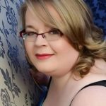 Escocia: mujer confesó haberse grabado teniendo sexo con su perro labrador untada de crema batida