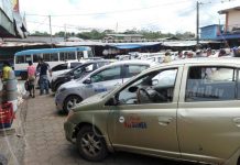 Taxistas de Nueva Guinea cobran más que su tarifa establecida