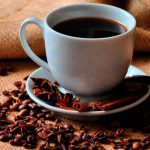 Estudio: 3 tazas de café al día le ayudarían a vivir más