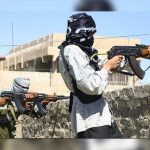 Terroristas asociados al EI atacan un pueblo y ocupan una escuela en Filipinas