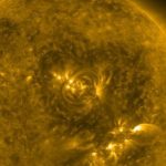 El Sol envía un cálido e inusual saludo a la Tierra