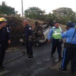 Tipitapa: Joven sufre accidente que deja hecho chatarra su vehículo tras volcarse e incendiarse