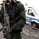 Tiroteo fuera de estación de la policía de Los Ángeles deja un muerto