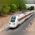 Tres heridos al arrollar un tren a vehículo en un paso a nivel en Brasil