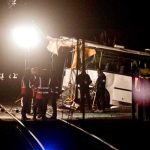 Ascienden a 6 los muertos por choque entre autobús escolar y tren en Francia