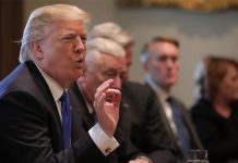Trump niega haber usado vulgaridad para referirse a África