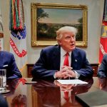 Trump insta a los republicanos a unirse para aprobar su ley de salud